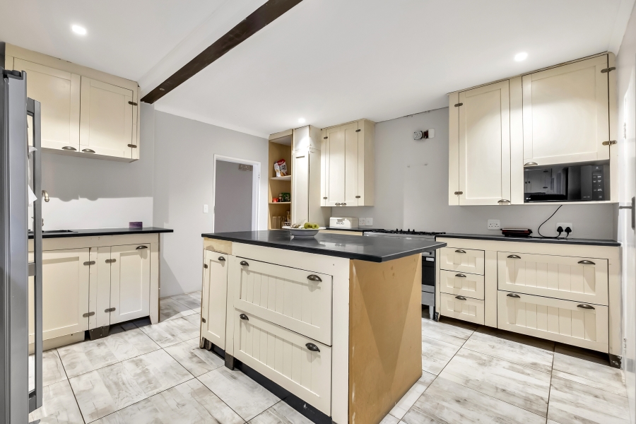 4 Bedroom Property for Sale in Morningside Manor Gauteng