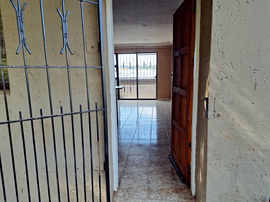 To Let 3 Bedroom Property for Rent in Naturena Gauteng