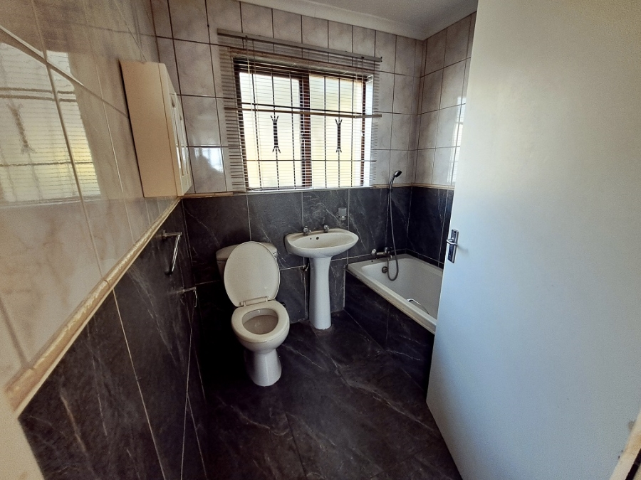To Let 3 Bedroom Property for Rent in Naturena Gauteng