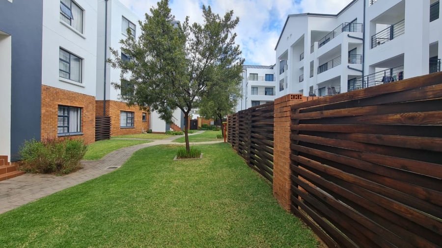 To Let 3 Bedroom Property for Rent in Greenstone Hill Gauteng