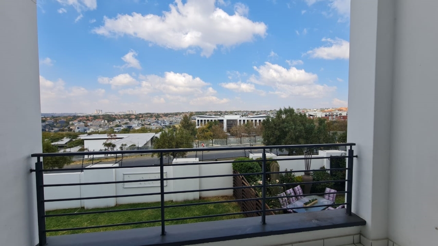 To Let 3 Bedroom Property for Rent in Greenstone Hill Gauteng