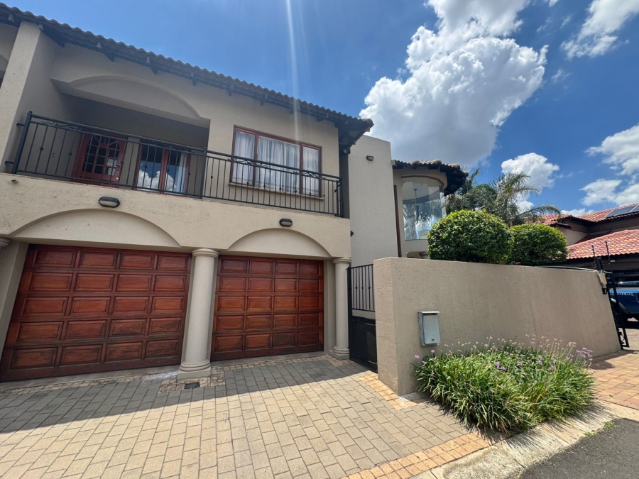 4 Bedroom Property for Sale in Sonneveld Gauteng
