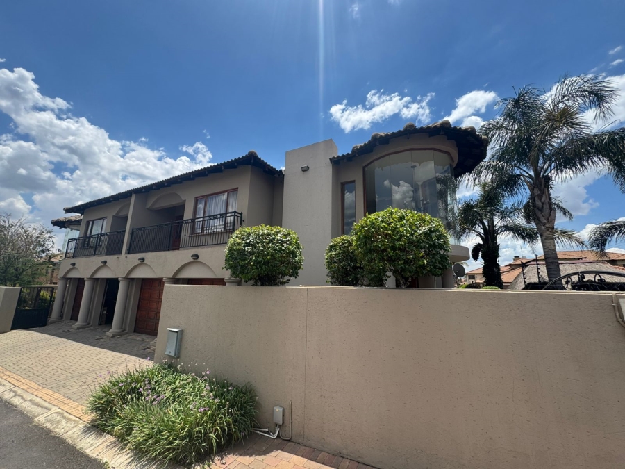 4 Bedroom Property for Sale in Sonneveld Gauteng