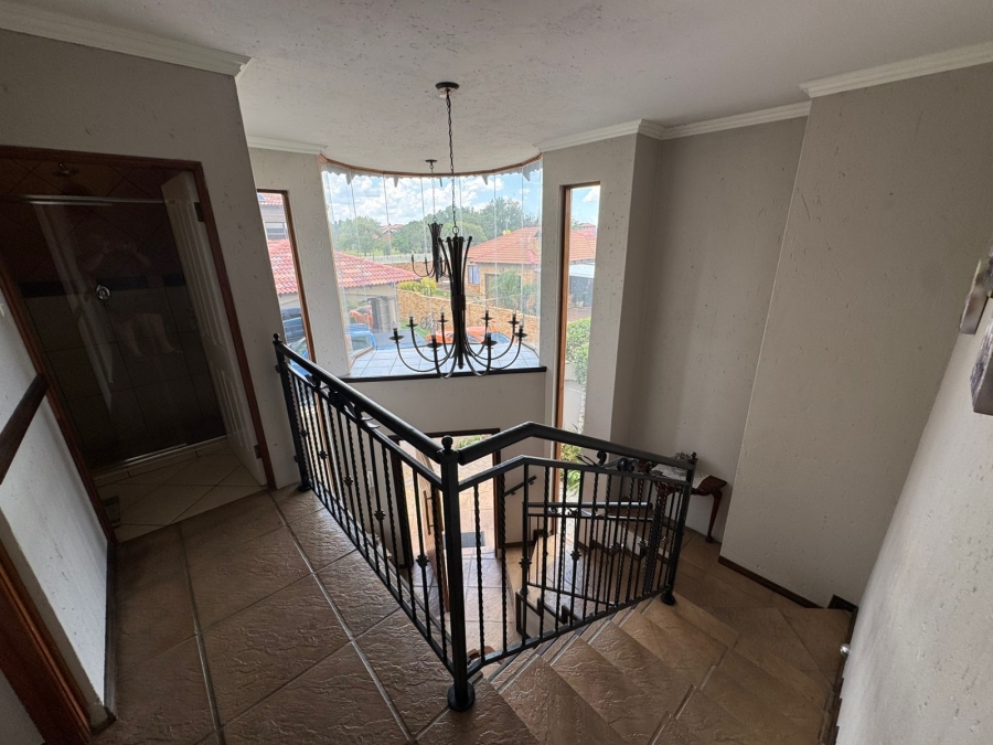 4 Bedroom Property for Sale in Sonneveld Gauteng