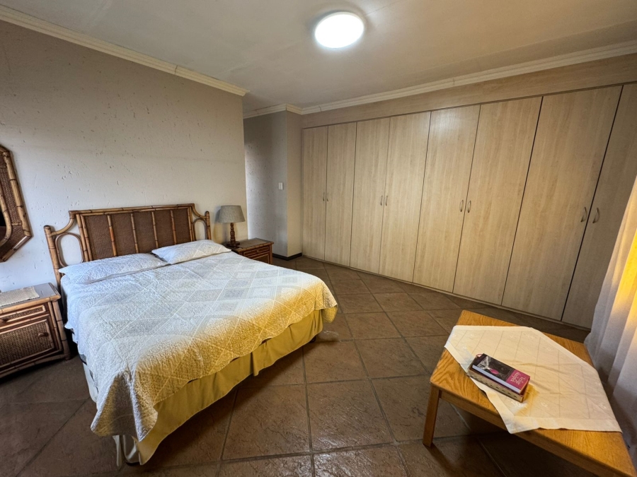 4 Bedroom Property for Sale in Sonneveld Gauteng