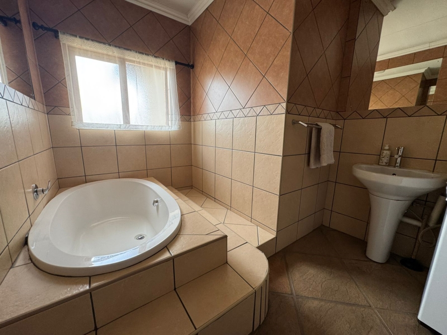 4 Bedroom Property for Sale in Sonneveld Gauteng