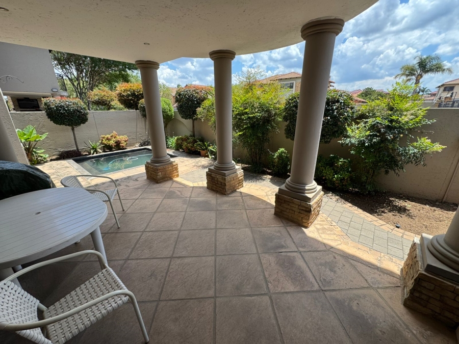 4 Bedroom Property for Sale in Sonneveld Gauteng