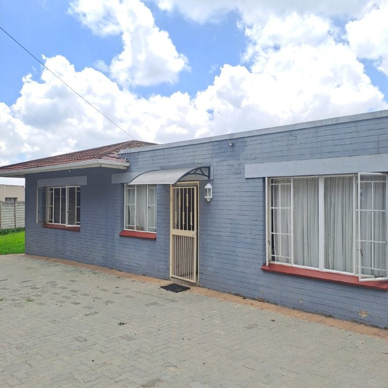 To Let 3 Bedroom Property for Rent in Sandringham Gauteng