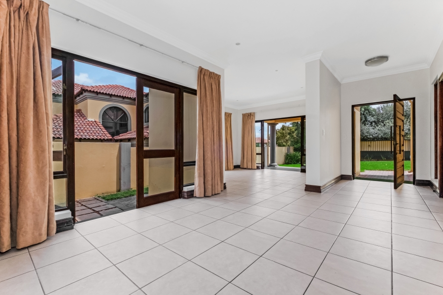 To Let 3 Bedroom Property for Rent in Bryanston Gauteng