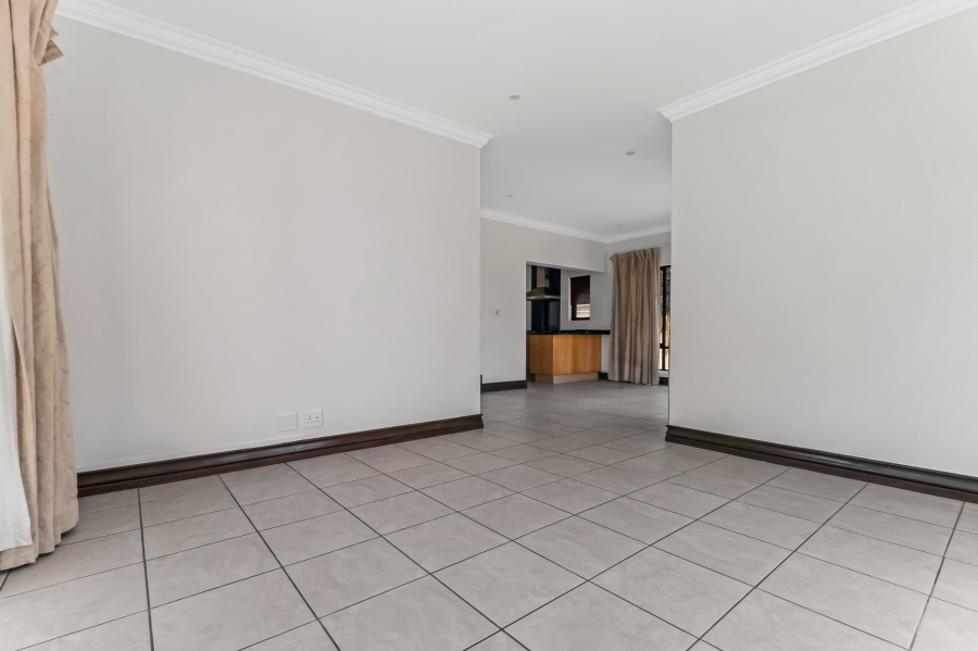 To Let 3 Bedroom Property for Rent in Bryanston Gauteng