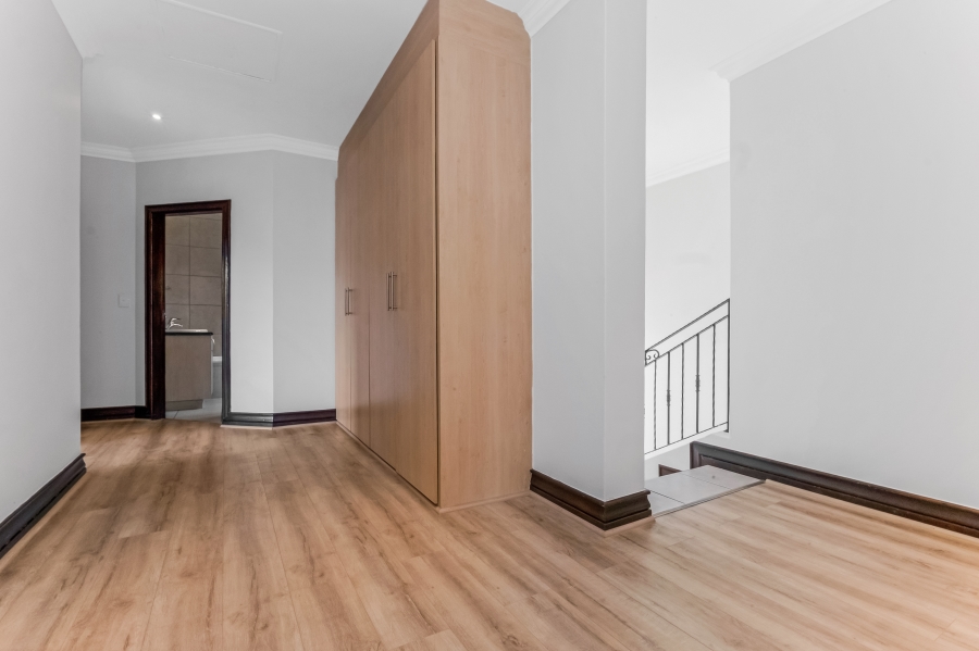 To Let 3 Bedroom Property for Rent in Bryanston Gauteng