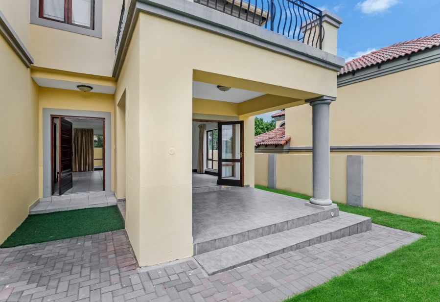 To Let 3 Bedroom Property for Rent in Bryanston Gauteng
