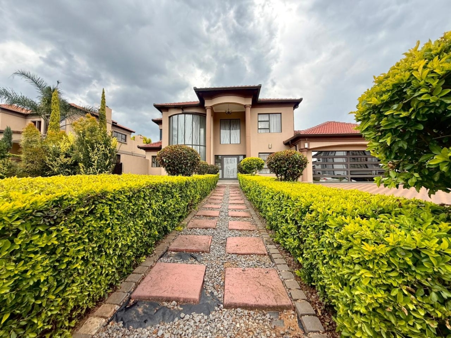 To Let 5 Bedroom Property for Rent in Monavoni Gauteng