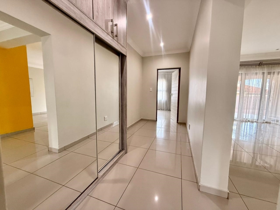 To Let 5 Bedroom Property for Rent in Monavoni Gauteng