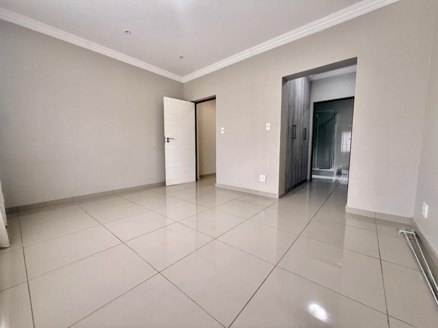 To Let 5 Bedroom Property for Rent in Monavoni Gauteng