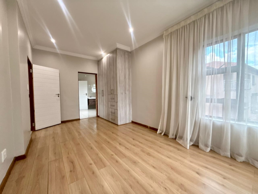 To Let 5 Bedroom Property for Rent in Monavoni Gauteng