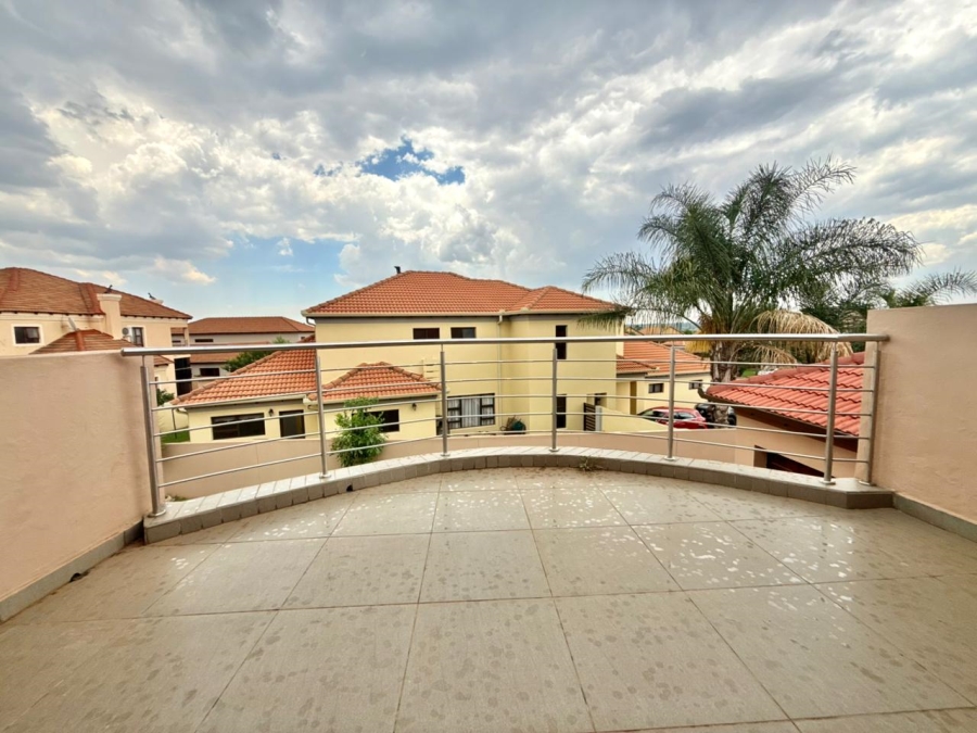 To Let 5 Bedroom Property for Rent in Monavoni Gauteng