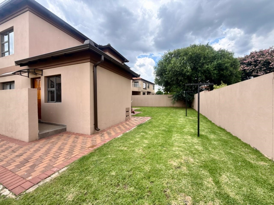 To Let 5 Bedroom Property for Rent in Monavoni Gauteng