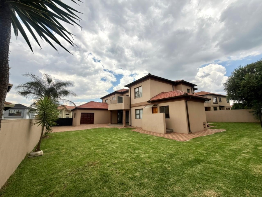 To Let 5 Bedroom Property for Rent in Monavoni Gauteng
