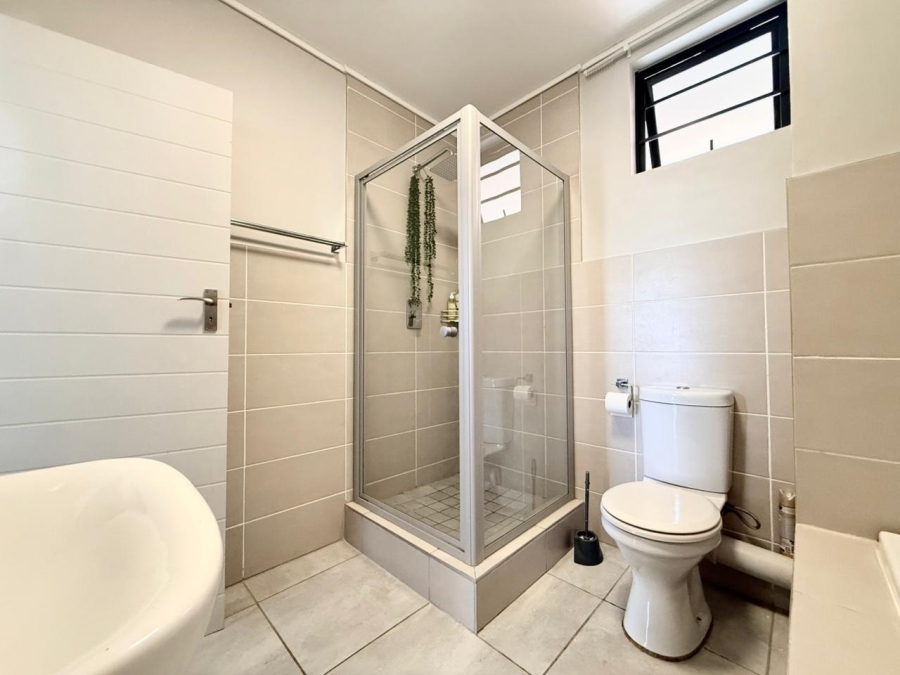 To Let 2 Bedroom Property for Rent in Amberfield Gauteng