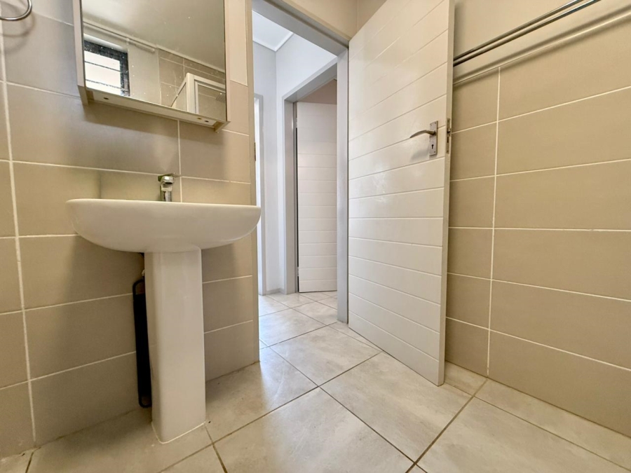 To Let 2 Bedroom Property for Rent in Amberfield Gauteng