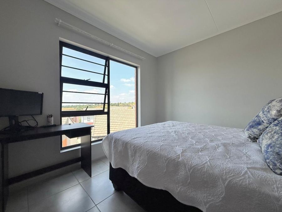 To Let 2 Bedroom Property for Rent in Amberfield Gauteng