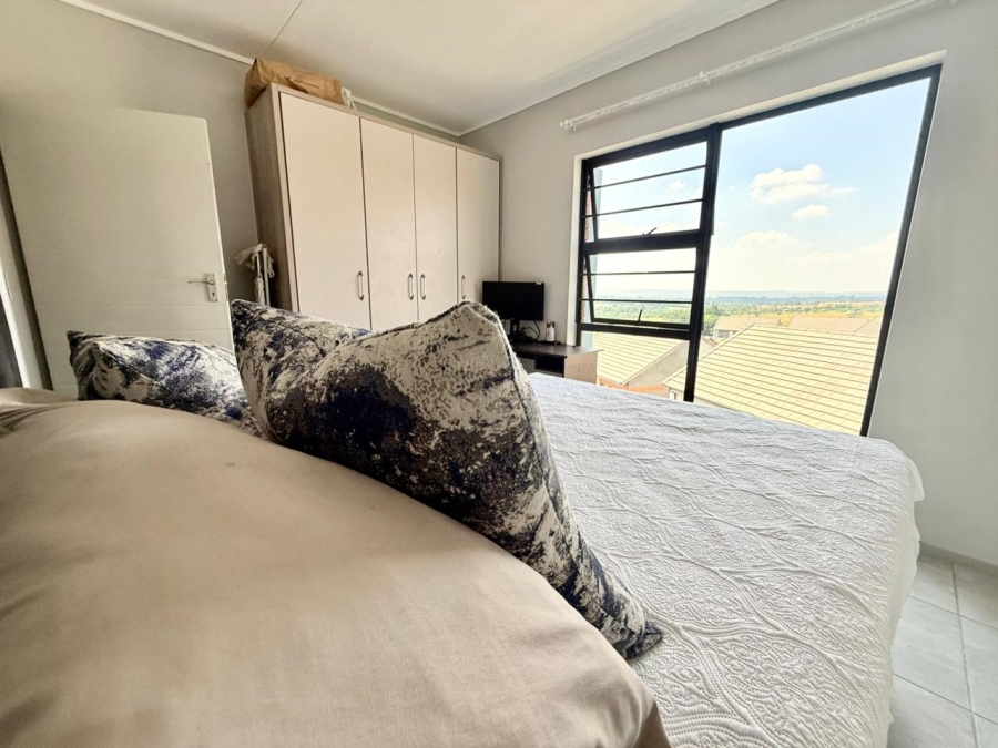 To Let 2 Bedroom Property for Rent in Amberfield Gauteng