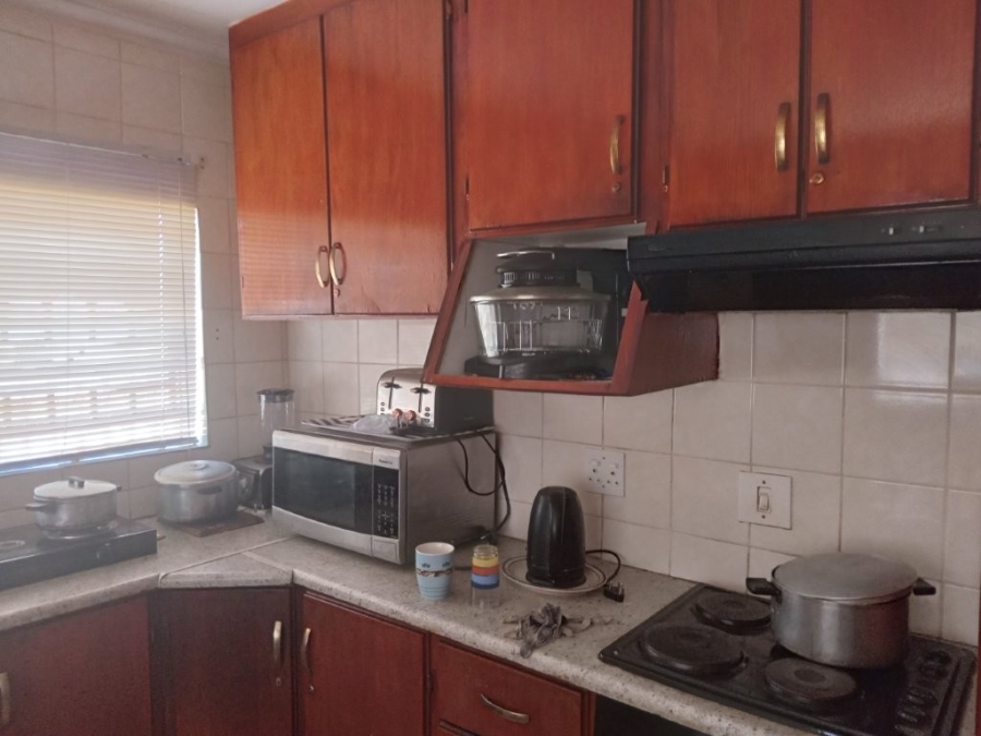 2 Bedroom Property for Sale in Tsakane Gauteng