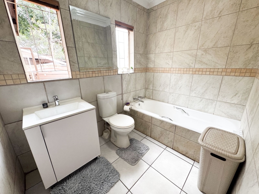 To Let 3 Bedroom Property for Rent in Wierda Park Gauteng