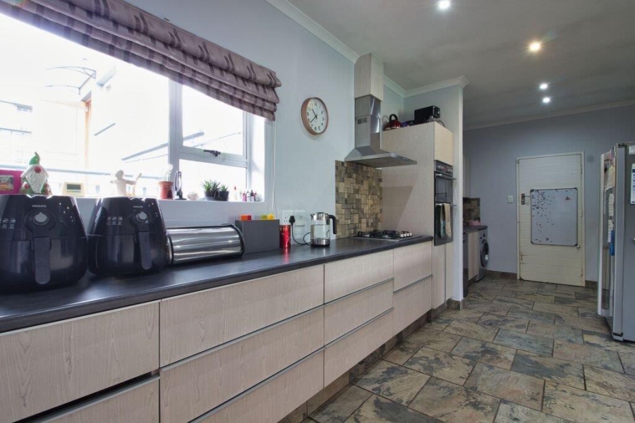 4 Bedroom Property for Sale in Dunvegan Gauteng