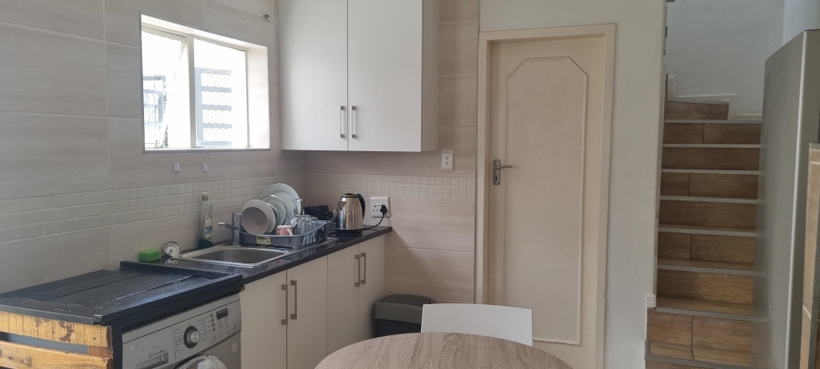 To Let 1 Bedroom Property for Rent in Parktown North Gauteng