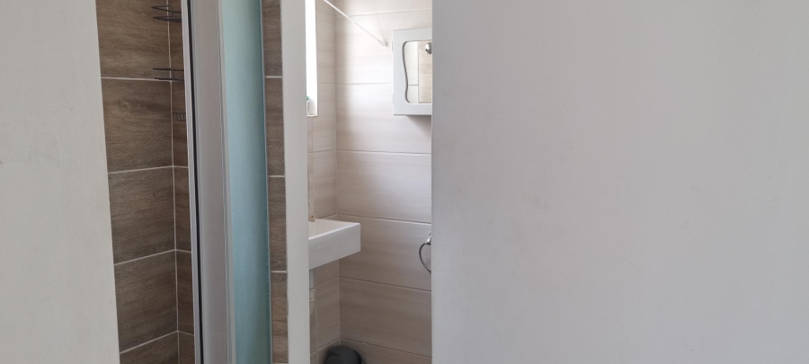 To Let 1 Bedroom Property for Rent in Parktown North Gauteng