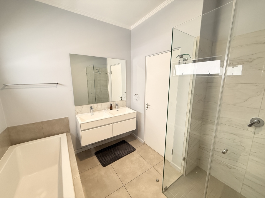 To Let 2 Bedroom Property for Rent in Rosebank Gauteng