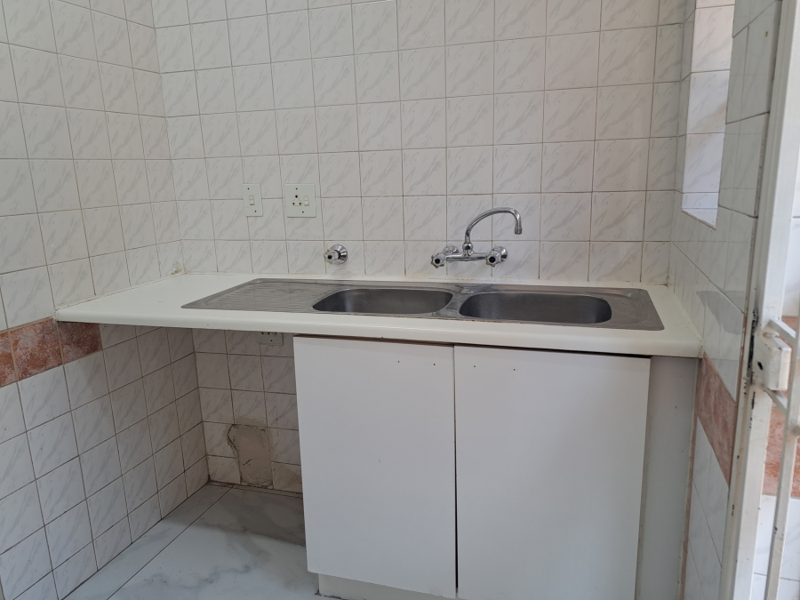 To Let 2 Bedroom Property for Rent in Kibler Park Gauteng