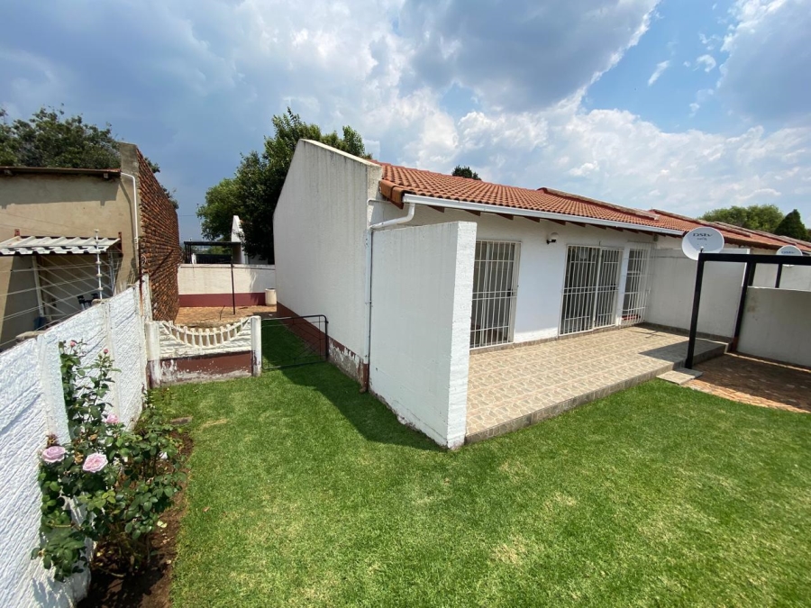 To Let 2 Bedroom Property for Rent in Kibler Park Gauteng