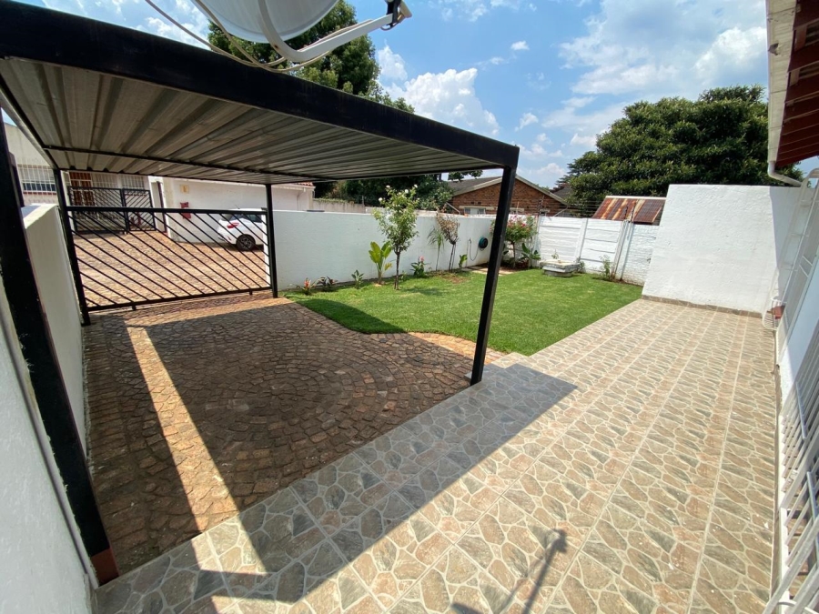 To Let 2 Bedroom Property for Rent in Kibler Park Gauteng