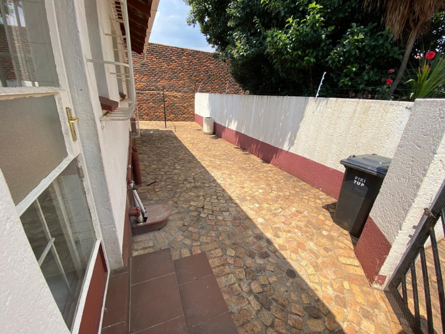 To Let 2 Bedroom Property for Rent in Kibler Park Gauteng