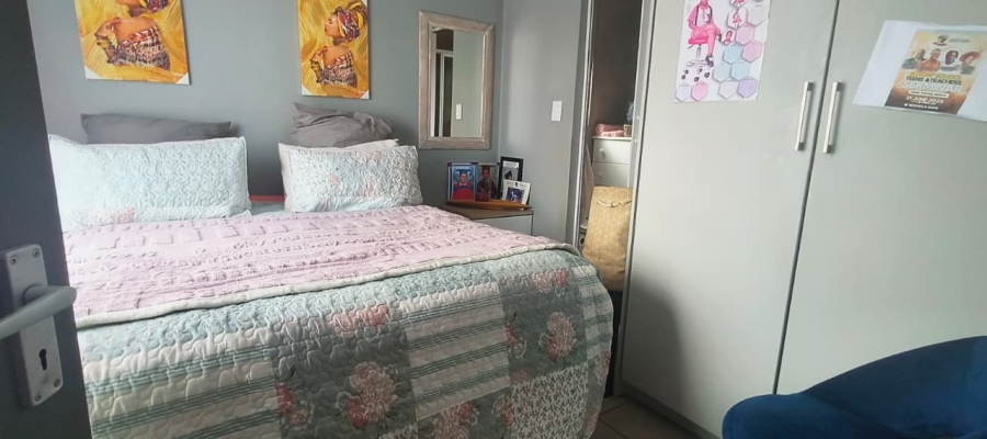 1 Bedroom Property for Sale in Tshepisong Gauteng