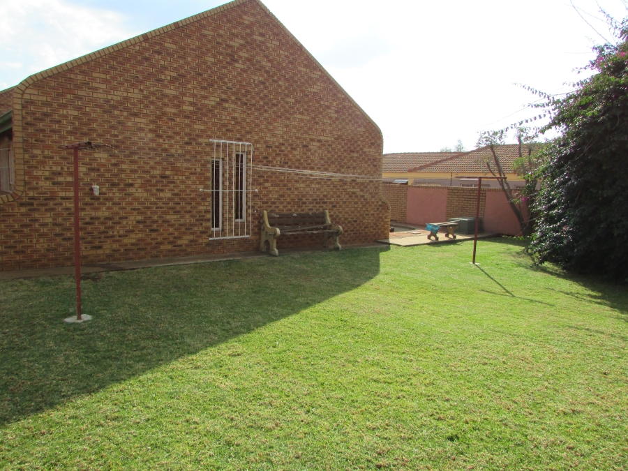 3 Bedroom Property for Sale in Westonaria Gauteng