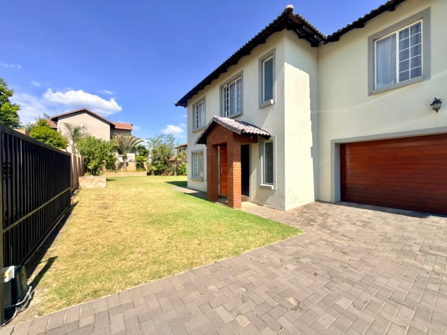 4 Bedroom Property for Sale in Amberfield Gauteng