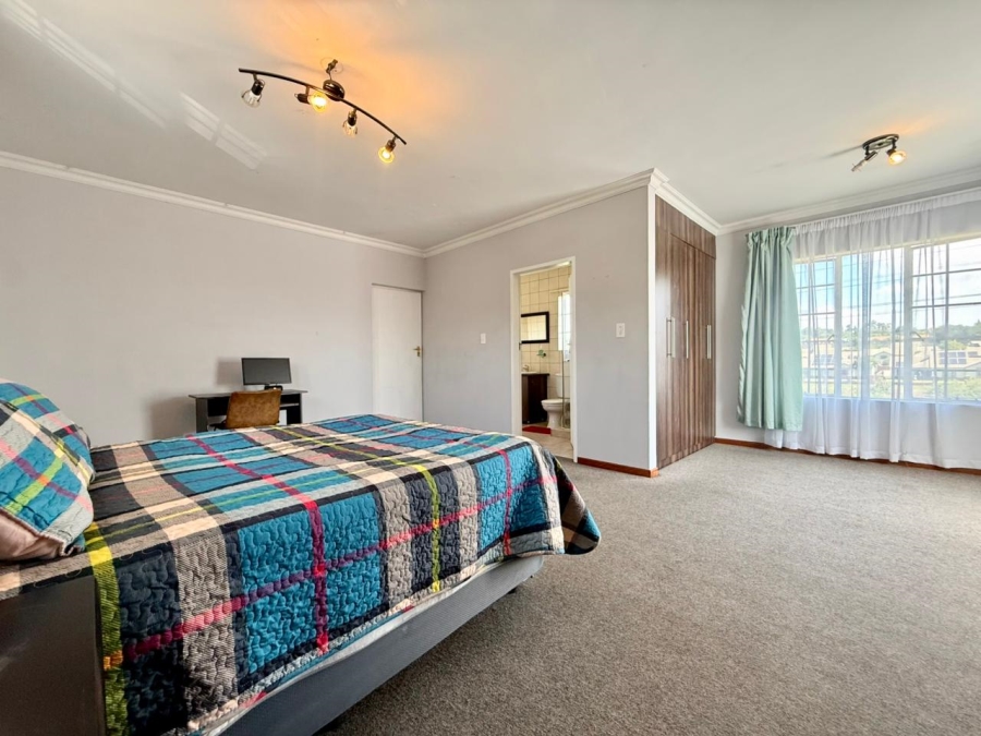 4 Bedroom Property for Sale in Amberfield Gauteng