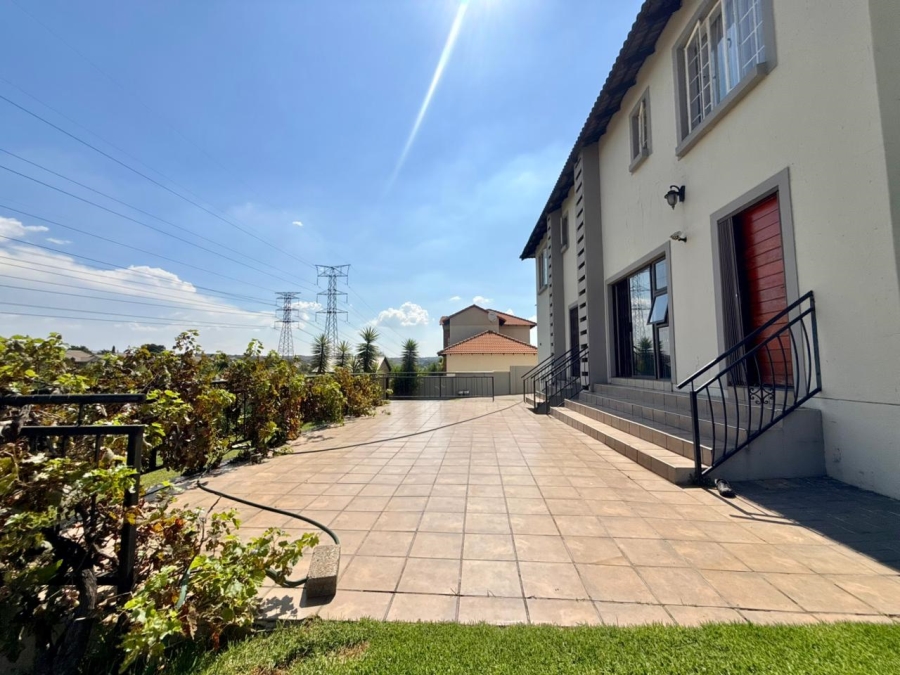 4 Bedroom Property for Sale in Amberfield Gauteng