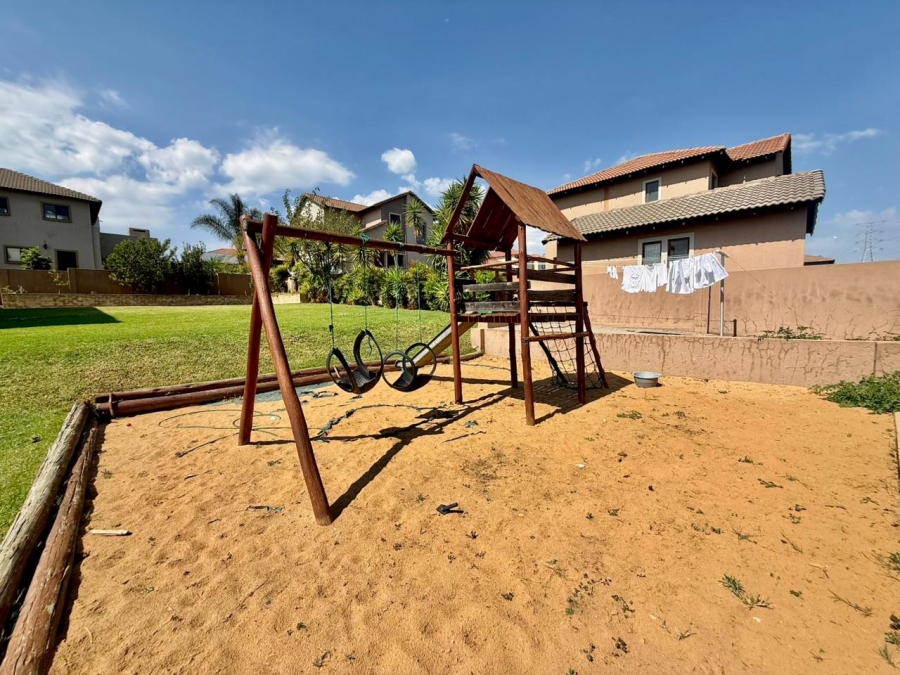 4 Bedroom Property for Sale in Amberfield Gauteng