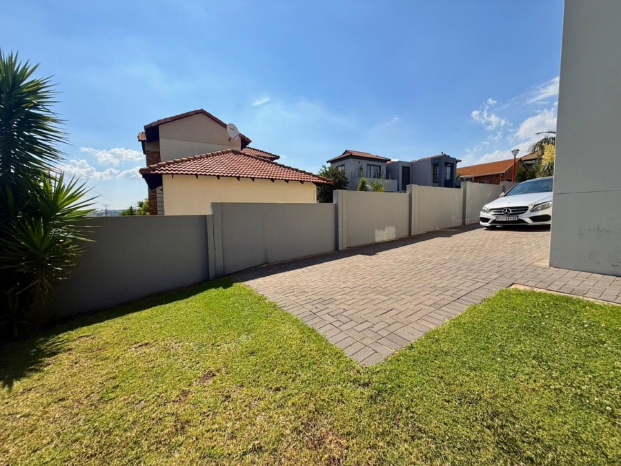 4 Bedroom Property for Sale in Amberfield Gauteng