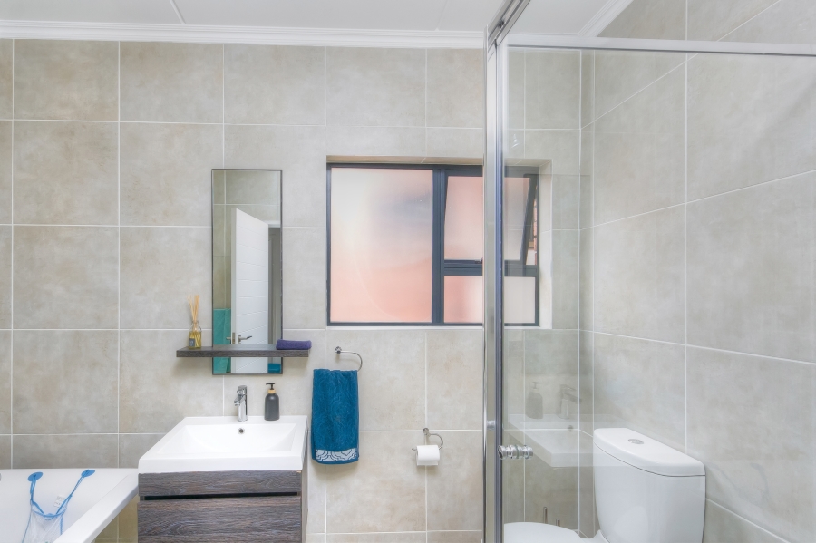 3 Bedroom Property for Sale in Oakdene Gauteng