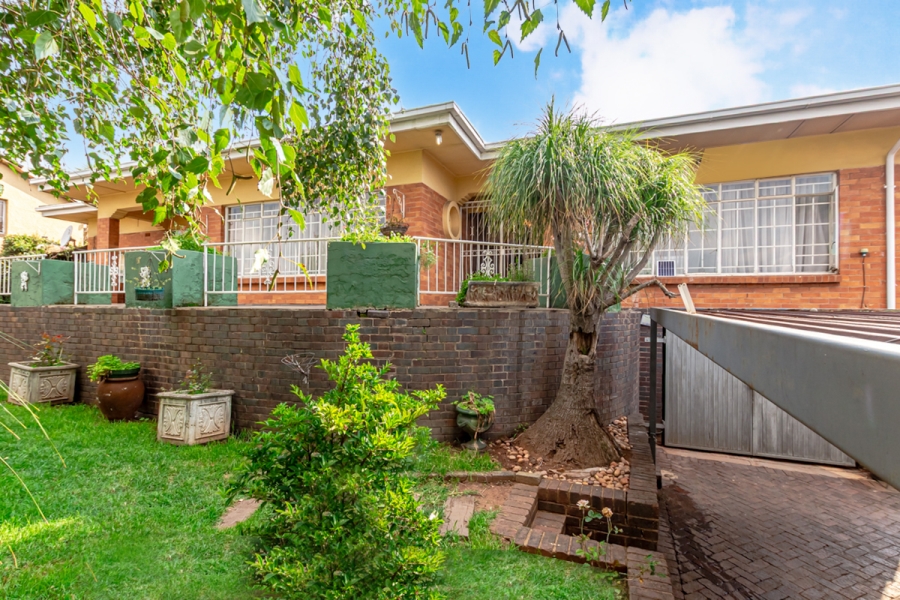 4 Bedroom Property for Sale in Florida North Gauteng
