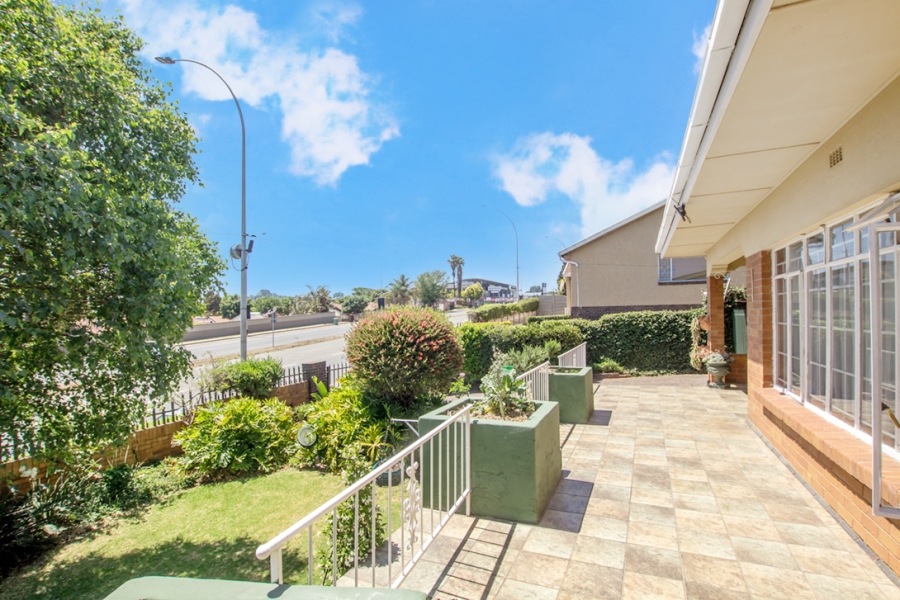 4 Bedroom Property for Sale in Florida North Gauteng