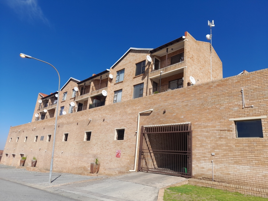 2 Bedroom Property for Sale in Winchester Hills Gauteng