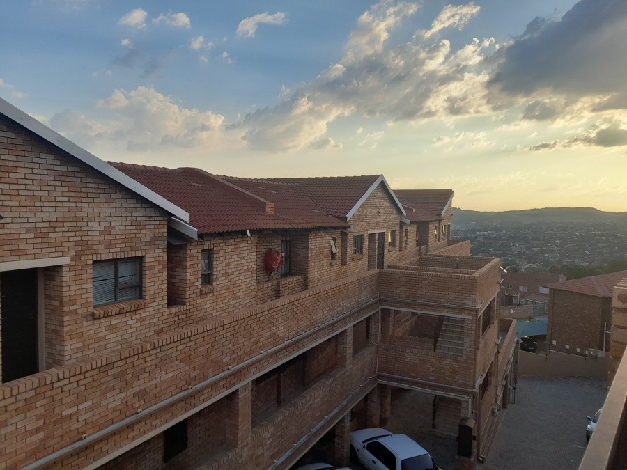 2 Bedroom Property for Sale in Winchester Hills Gauteng