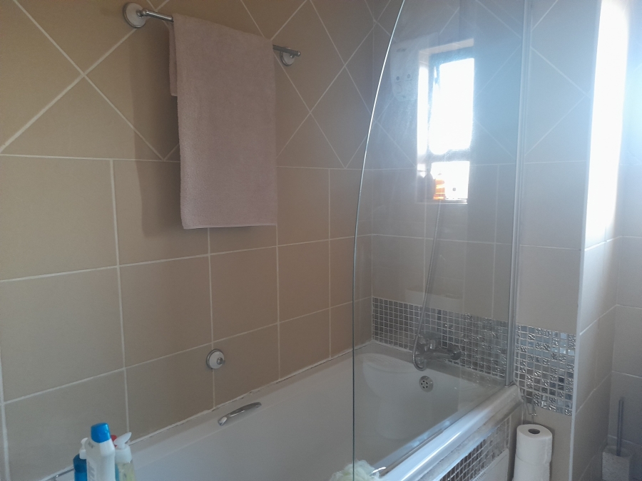 2 Bedroom Property for Sale in Winchester Hills Gauteng